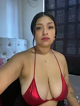 Snapshot of Aurora_fire1 chatting on February 12, 5:45 pm Aurora fire1 online show from February 12, 5:45 pm