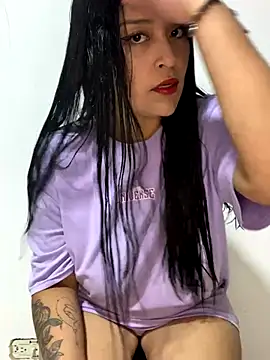 Snapshot of Aurora_fire1 chatting on November 1, 10:58 pm Aurora fire1 online show from November 1, 10:58 pm