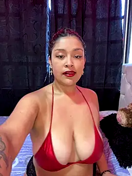 Snapshot of Aurora_fire1 chatting on November 19, 8:31 pm Aurora fire1 online show from November 19, 8:31 pm