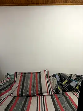 coupledesire18 online show from October 31, 1:13 am