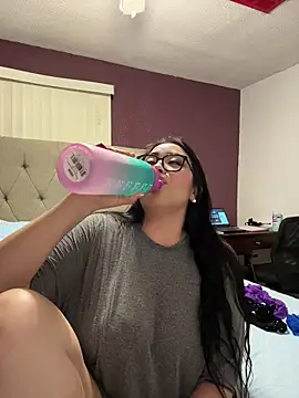 Snapshot of MyHoneyFrida chatting on November 28, 5:07 am MyHoneyFrida online show from November 28, 5:07 am