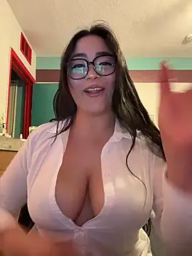 Snapshot of MyHoneyFrida chatting on June 3, 3:51 am MyHoneyFrida online show from June 3, 3:51 am