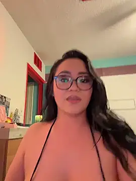 Snapshot of MyHoneyFrida chatting on April 25, 4:37 am MyHoneyFrida online show from April 25, 4:37 am