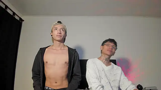 mhatias  online show from November 16, 3:33 am