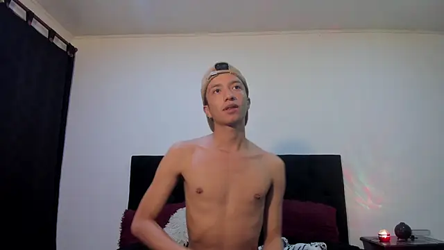 mhatias  online show from November 26, 7:08 am