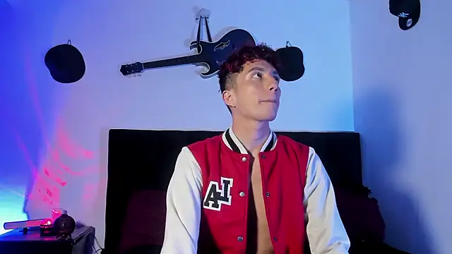 mhatias  online show from February 18, 1:58 am