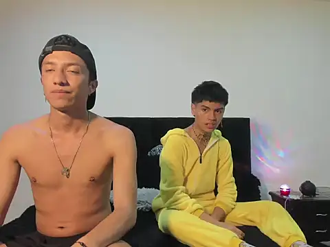 mhatias  online show from September 18, 1:52 am