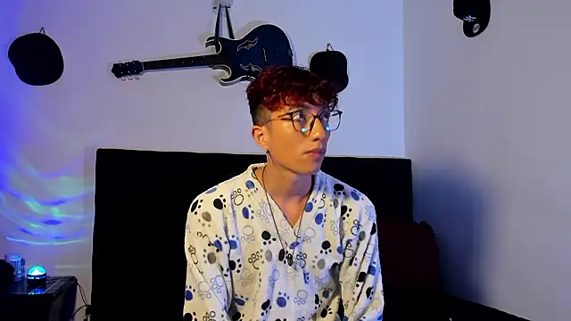 mhatias  online show from February 17, 4:10 am