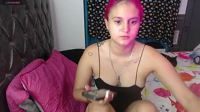 EmilyCoy  online show from March 20, 6:36 am