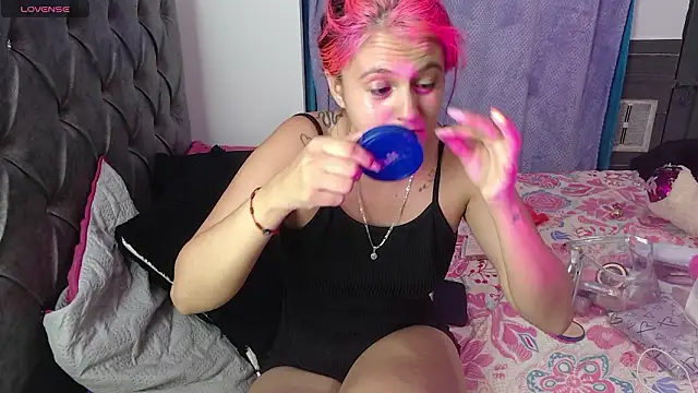 EmilyCoy  online show from March 11, 5:12 am