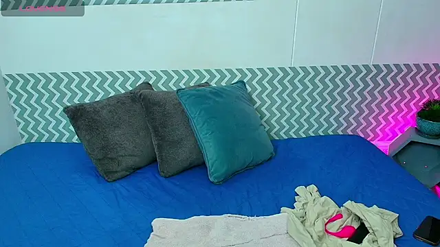 EmilyCoy  online show from October 15, 2:32 am