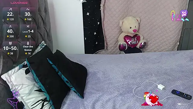 EmilyCoy  online show from April 2, 7:59 am