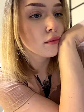 elliss  online show from November 15, 3:27 pm