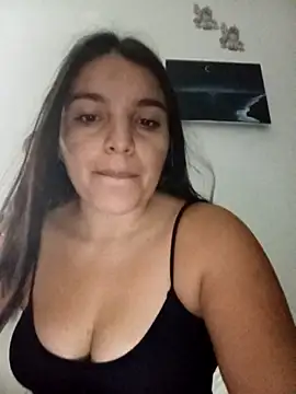 Snapshot of chloe_90 chatting on October 23, 12:20 am chloe 90 online show from October 23, 12:20 am