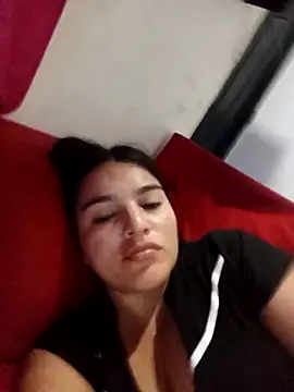 Snapshot of chloe_90 chatting on December 5, 5:39 am chloe 90 online show from December 5, 5:39 am