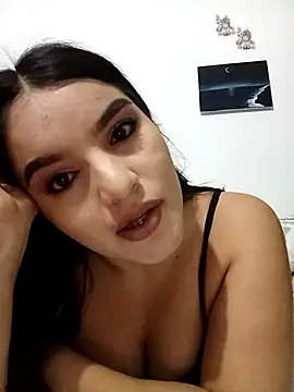 Snapshot of chloe_90 chatting on December 3, 1:28 am chloe 90 online show from December 3, 1:28 am