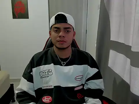 Snapshot of Axel-Latin-Boy chatting on October 13, 9:16 pm Axel-Latin-Boy online show from October 13, 9:16 pm