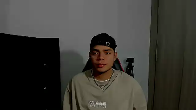 Snapshot of Axel-Latin-Boy chatting on October 2, 11:52 pm Axel-Latin-Boy online show from October 2, 11:52 pm