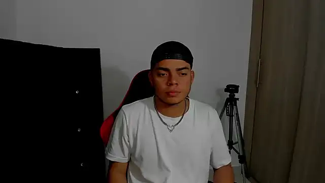 Snapshot of Axel-Latin-Boy chatting on October 2, 2:26 am Axel-Latin-Boy online show from October 2, 2:26 am