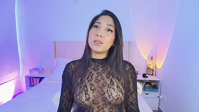 Snapshot of Megan_ale chatting on November 1, 7:52 pm Megan ale online show from November 1, 7:52 pm