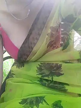 Snapshot of Sexy_Mal89 chatting on November 7, 7:35 am Sexy Mal89 online show from November 7, 7:35 am