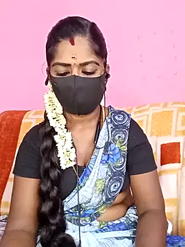 Snapshot of tamilammukuttyy chatting on November 18, 5:11 am tamilammukuttyy online show from November 18, 5:11 am