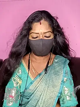 Snapshot of tamilammukuttyy chatting on October 18, 4:03 am tamilammukuttyy online show from October 18, 4:03 am