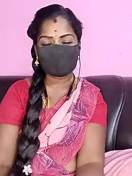 Snapshot of tamilammukuttyy chatting on April 24, 3:41 am tamilammukuttyy online show from April 24, 3:41 am