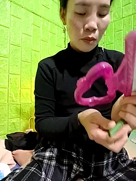 Tin tanny online show from December 15, 12:00 pm