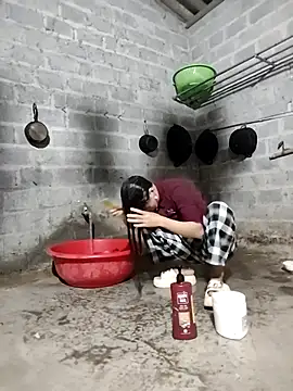 Tin tanny online show from December 23, 12:00 am