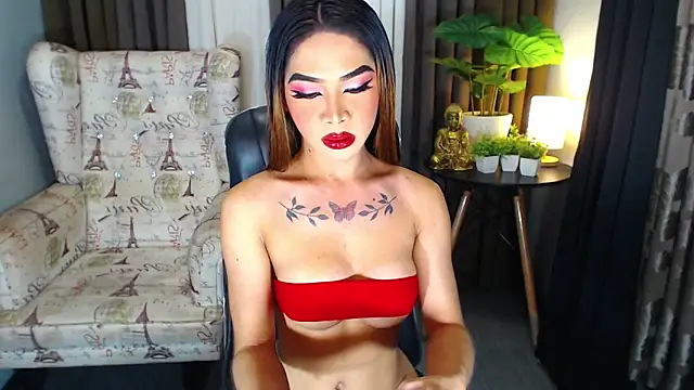 Snapshot of MariaLucyJasminx chatting on October 5, 6:53 pm MariaLucyJasminx online show from October 5, 6:53 pm