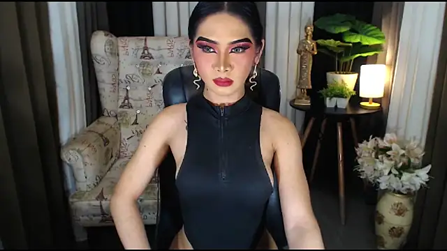 Snapshot of MariaLucyJasminx chatting on November 10, 8:36 pm MariaLucyJasminx online show from November 10, 8:36 pm