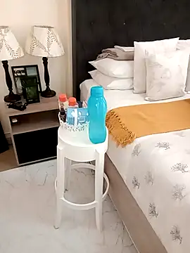 Creamy Chocolatex online show from December 17, 6:07 am