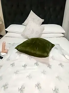 Creamy Chocolatex online show from April 22, 3:13 am