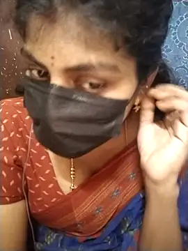 Snapshot of Nithiila chatting on October 29, 8:02 am Nithiila online show from October 29, 8:02 am