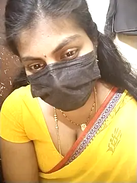 Snapshot of Nithiila chatting on January 9, 8:21 am Nithiila online show from January 9, 8:21 am