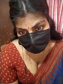 Snapshot of Nithiila chatting on November 30, 6:03 am Nithiila online show from November 30, 6:03 am