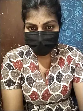 Snapshot of Nithiila chatting on October 7, 10:05 am Nithiila online show from October 7, 10:05 am