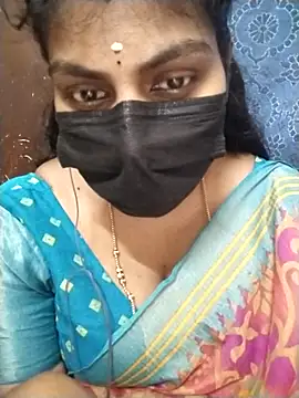 Snapshot of Nithiila chatting on October 30, 7:28 am Nithiila online show from October 30, 7:28 am