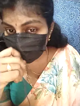 Snapshot of Nithiila chatting on October 27, 6:58 am Nithiila online show from October 27, 6:58 am