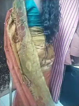 Snapshot of Nithiila chatting on November 27, 8:37 am Nithiila online show from November 27, 8:37 am