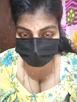 Snapshot of Nithiila chatting on September 25, 10:32 am Nithiila online show from September 25, 10:32 am