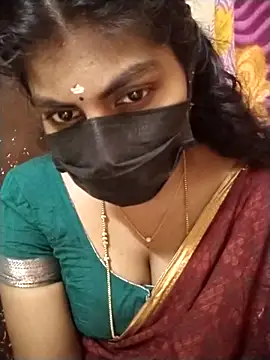 Snapshot of Nithiila chatting on December 18, 4:39 am Nithiila online show from December 18, 4:39 am