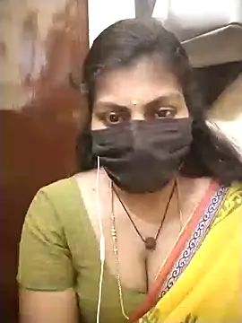 Snapshot of Nithiila chatting on February 16, 10:14 am Nithiila online show from February 16, 10:14 am