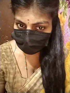 Snapshot of Nithiila chatting on November 14, 6:17 am Nithiila online show from November 14, 6:17 am