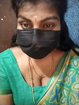 Snapshot of Nithiila chatting on October 9, 4:02 am Nithiila online show from October 9, 4:02 am