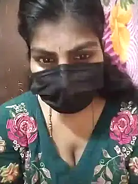 Snapshot of Nithiila chatting on November 12, 7:01 am Nithiila online show from November 12, 7:01 am