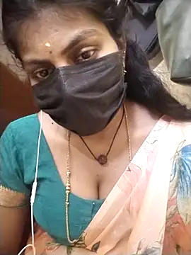 Snapshot of Nithiila chatting on February 24, 11:11 am Nithiila online show from February 24, 11:11 am