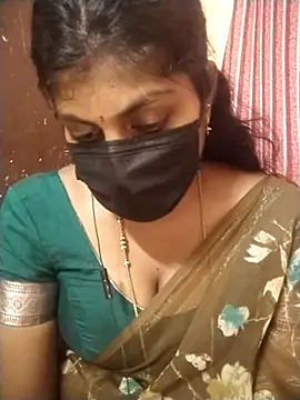 Snapshot of Nithiila chatting on November 29, 5:13 pm Nithiila online show from November 29, 5:13 pm