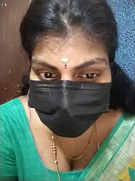 Snapshot of Nithiila chatting on October 9, 4:40 pm Nithiila online show from October 9, 4:40 pm